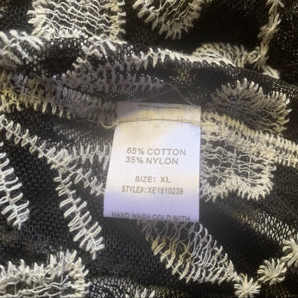 Woven Heart Black and Beige Embroidered Kimono Top - Picture 4 of 10
